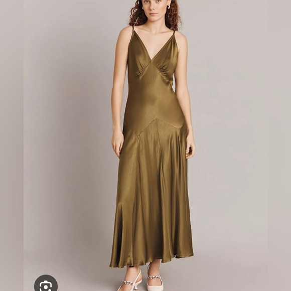 Lauren Ralph Lauren Dresses & Skirts - Lauren Ralph Lauren Green Olive 100 % silk, satin midi dress